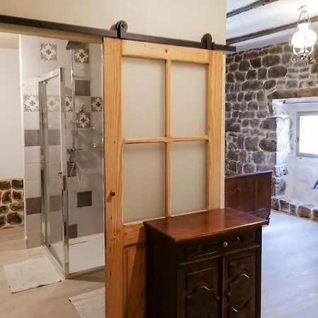 Hébergement de vacances Maison De Charme A Avec Vue Sur La Montagne *